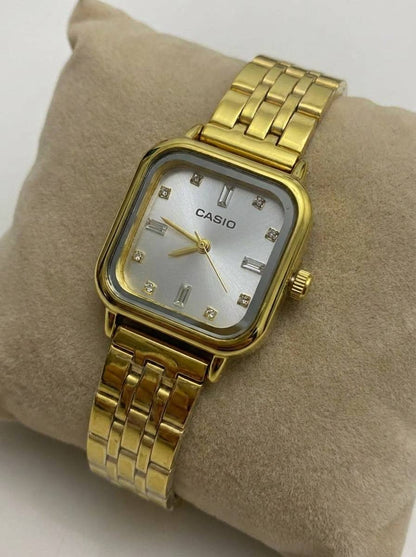Montre Casio Doré Cadre Caré 💛